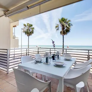 https://apartamento-la-terraza-del-mar.hotelsincadiz.net